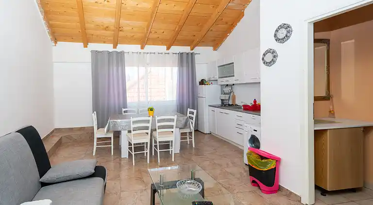 2-Zimmer-Ferienwohnung mit Balkon und Meerblick Bibinje,