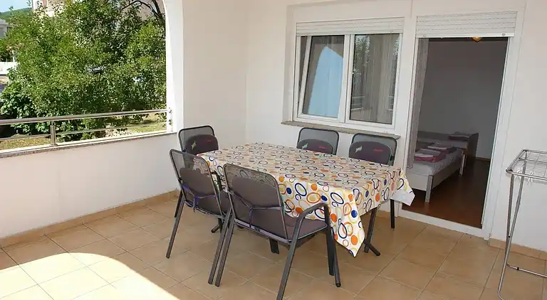 Two bedroom apartment with terrace and sea view Dramalj,