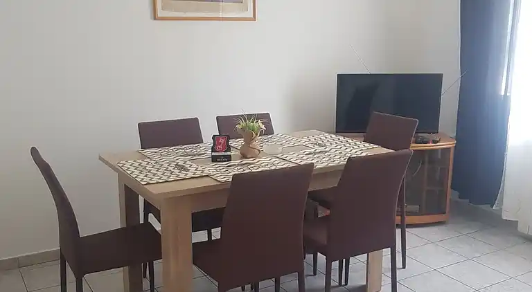 Two bedroom apartment with terrace and sea view Dramalj,