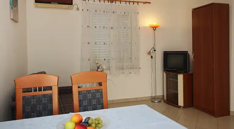 1-Zimmer-Ferienwohnung am Strand Silo, Krk (A-18670-b)