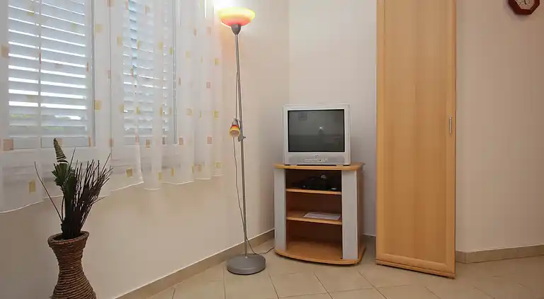 1-Zimmer-Ferienwohnung am Strand Silo, Krk (A-18670-d)