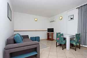 One bedroom apartment near beach Supetarska Draga - Gonar,