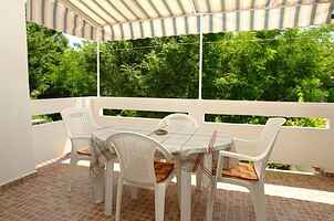 Two bedroom apartment with terrace and sea view Pag