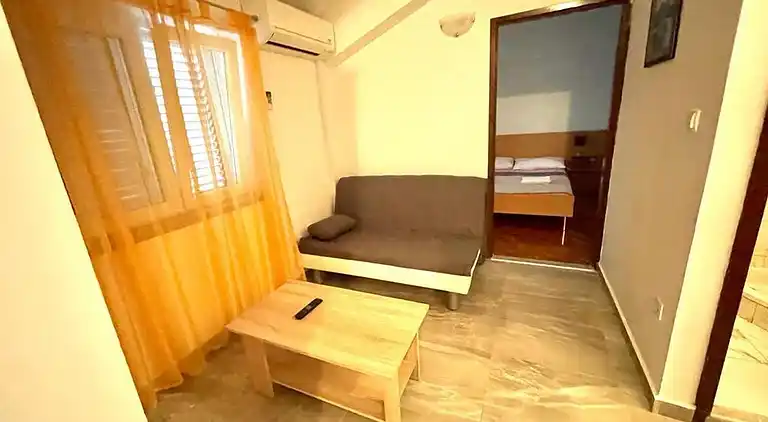 One bedroom apartment with terrace and sea view Jezera,