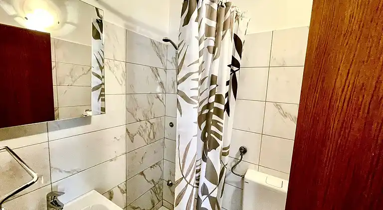 One bedroom apartment with terrace and sea view Jezera,