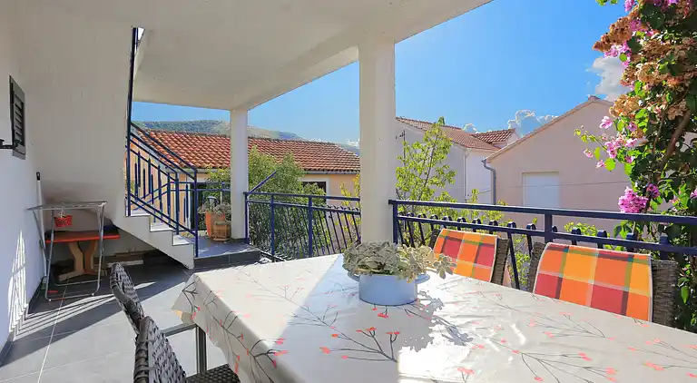 Two bedroom apartment near beach Grebaštica, Šibenik