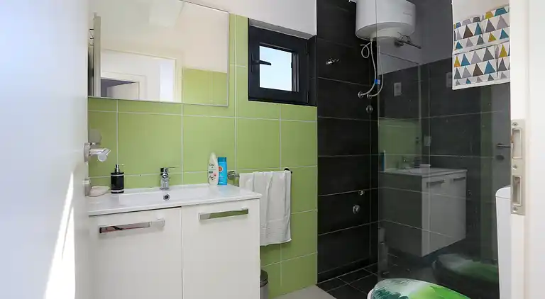 Two bedroom apartment near beach Grebaštica, Šibenik