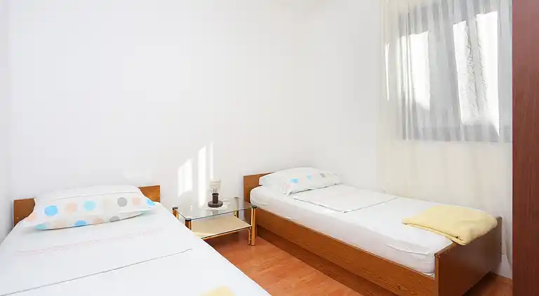 Two bedroom apartment near beach Grebaštica, Šibenik