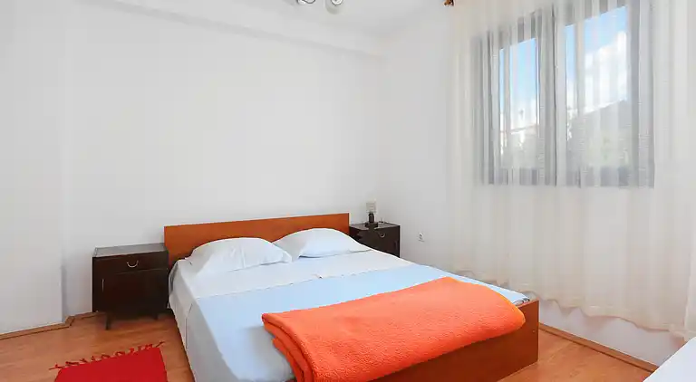 Two bedroom apartment near beach Grebaštica, Šibenik