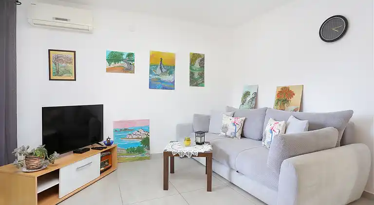 Two bedroom apartment near beach Grebaštica, Šibenik