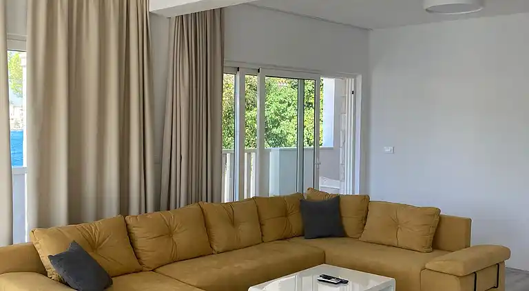 Komfortables Haus am Strand Razanj, Rogoznica (K-19159)