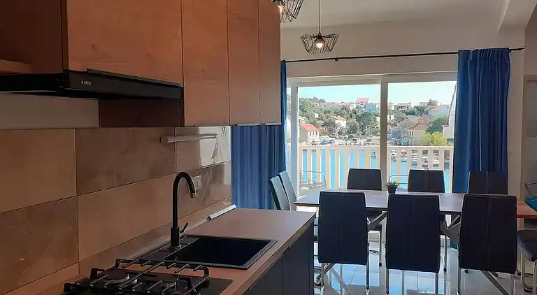 Komfortables Haus am Strand Razanj, Rogoznica (K-19159)