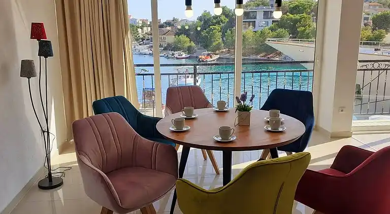 Komfortables Haus am Strand Razanj, Rogoznica (K-19159)