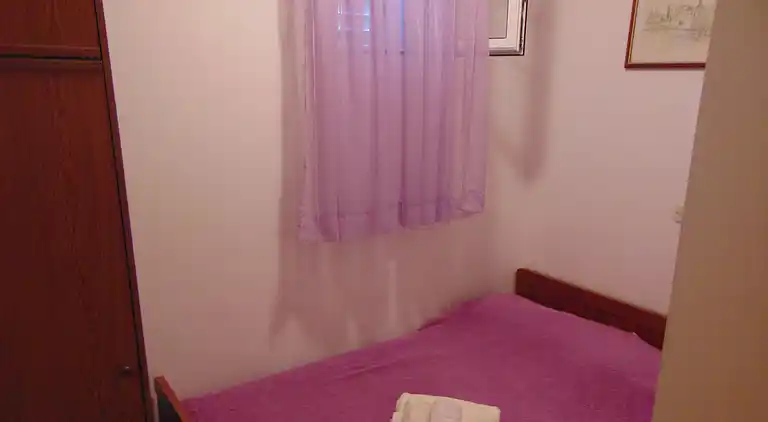 Two bedroom apartment near beach Seget Donji, Trogir