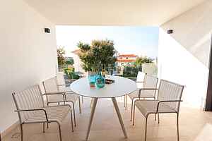 Three bedroom apartment with terrace Vantačići, Krk