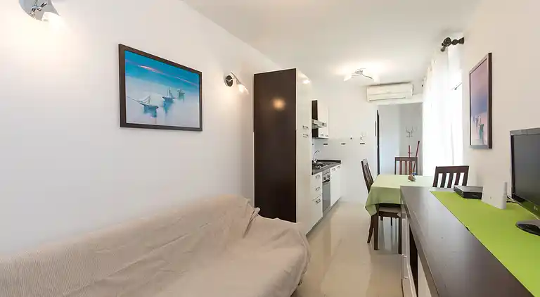 2-Zimmer-Ferienwohnung am Strand Baska, Krk (A-19518-b)