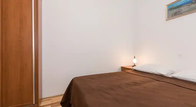 2-Zimmer-Ferienwohnung am Strand Baska, Krk (A-19518-a)