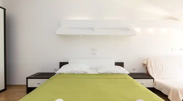 2-Zimmer-Ferienwohnung am Strand Baska, Krk (A-19518-b)