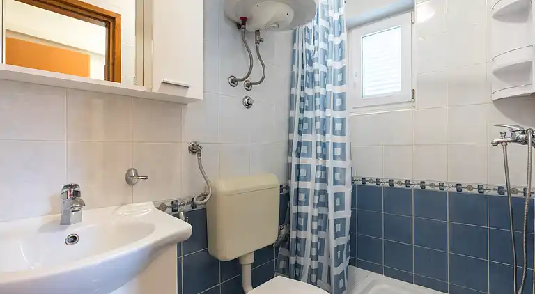 2-Zimmer-Ferienwohnung am Strand Baska, Krk (A-19518-a)