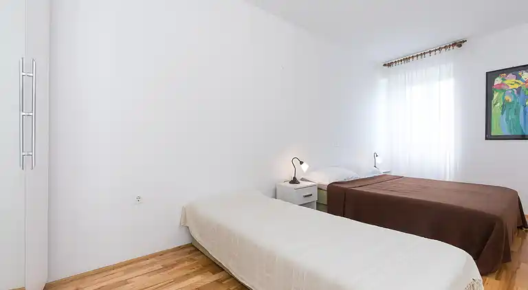 2-Zimmer-Ferienwohnung am Strand Baska, Krk (A-19518-a)