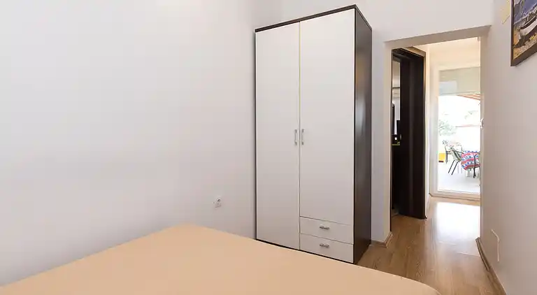 2-Zimmer-Ferienwohnung am Strand Baska, Krk (A-19518-b)