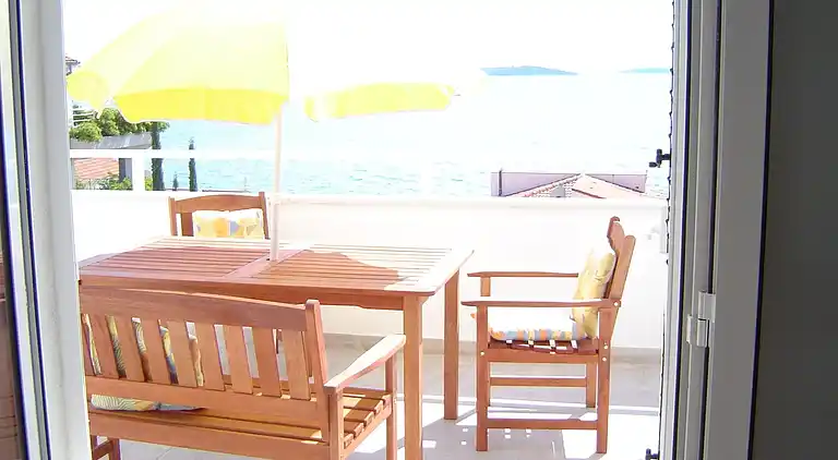 One bedroom apartment with terrace and sea view Primošten