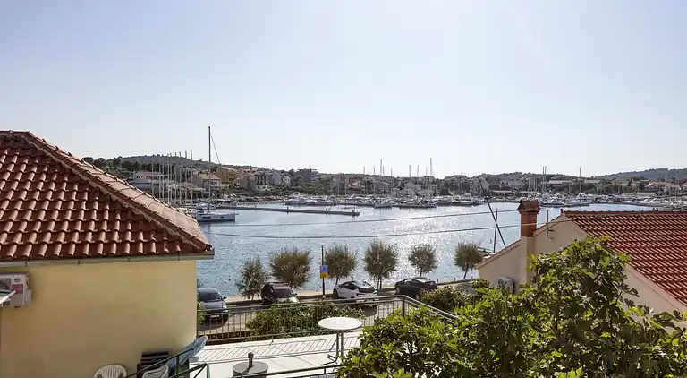 Two bedroom apartment near beach Jezera, Murter (A-796-c)