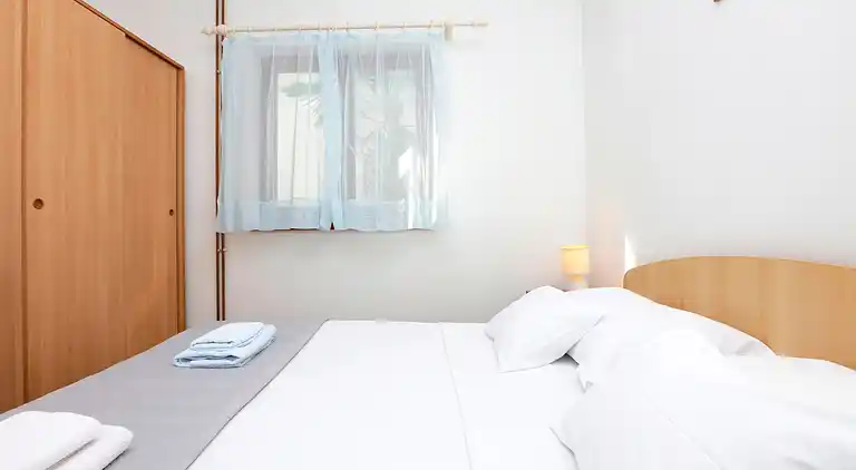 Two bedroom apartment near beach Jezera, Murter (A-796-c)