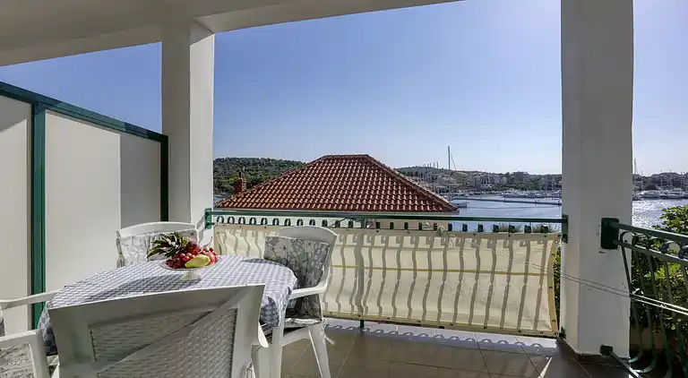 Two bedroom apartment near beach Jezera, Murter (A-796-c)