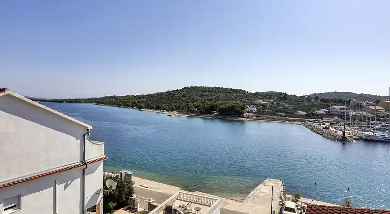 1-Zimmer-Ferienwohnung am Strand Jezera, Murter (A-796-d)