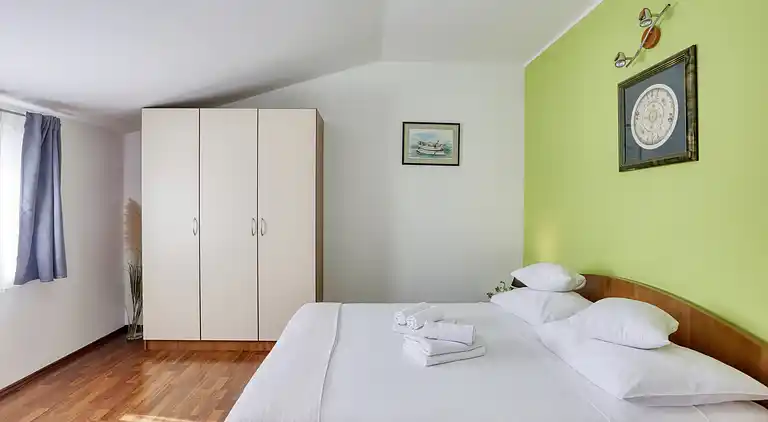 1-Zimmer-Ferienwohnung am Strand Jezera, Murter (A-796-d)