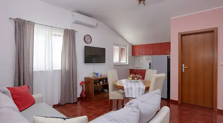 1-Zimmer-Ferienwohnung am Strand Jezera, Murter (A-796-e)