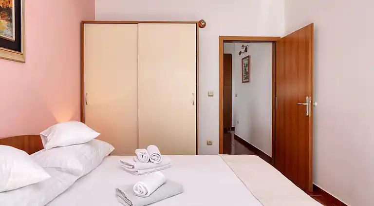 1-Zimmer-Ferienwohnung am Strand Jezera, Murter (A-796-e)