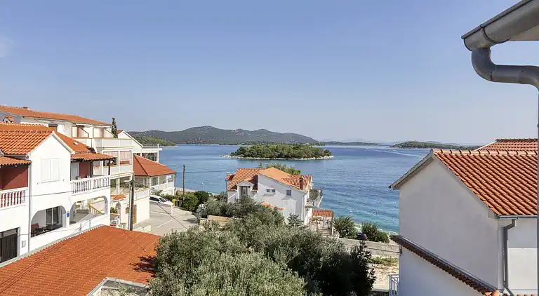 1-Zimmer-Ferienwohnung am Strand Jezera, Murter (A-796-d)