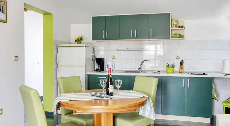 1-Zimmer-Ferienwohnung am Strand Jezera, Murter (A-796-d)