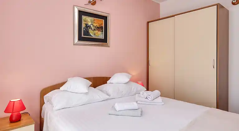 1-Zimmer-Ferienwohnung am Strand Jezera, Murter (A-796-e)