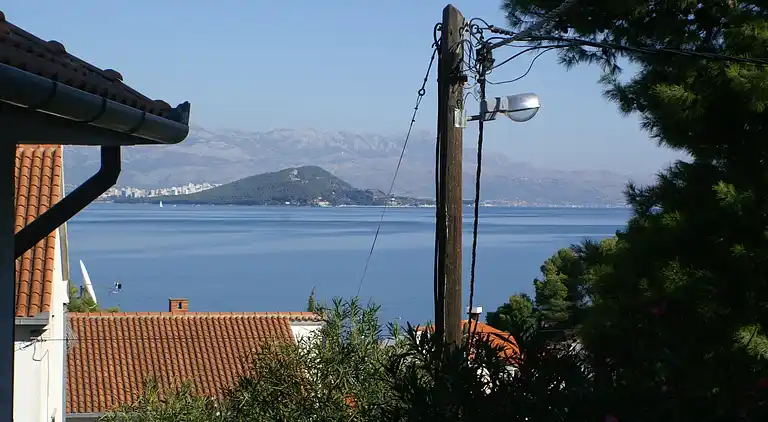 2-Zimmer-Ferienwohnung mit Terrasse und Meerblick Slatine,