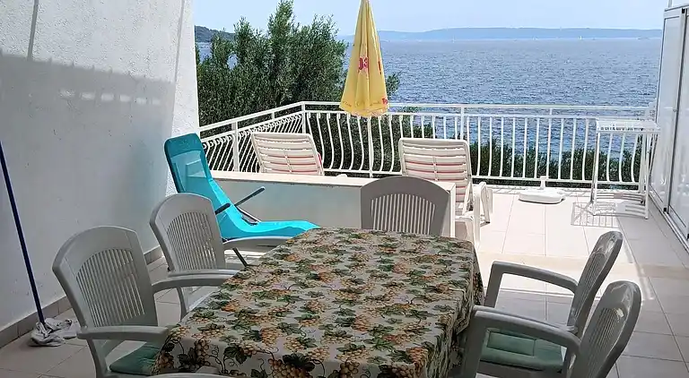 Two bedroom apartment near beach Seget Vranjica, Trogir