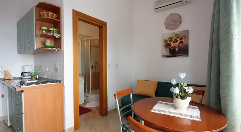 1-Zimmer-Ferienwohnung mit Terrasse und Meerblick Selce,