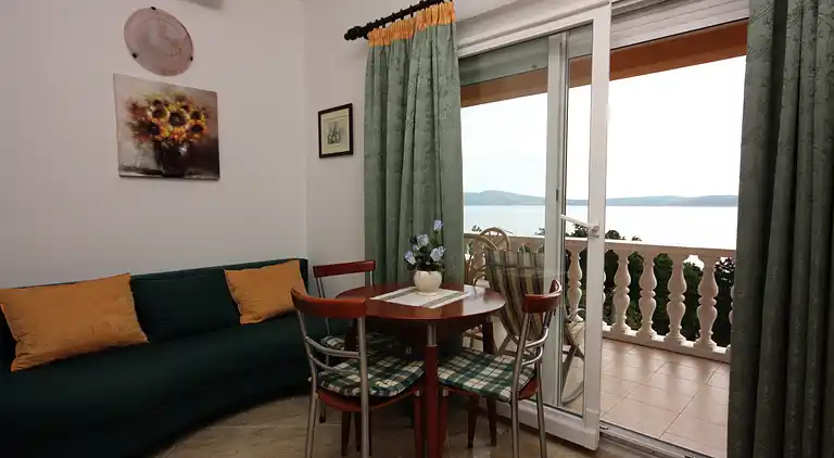 1-Zimmer-Ferienwohnung mit Terrasse und Meerblick Selce,