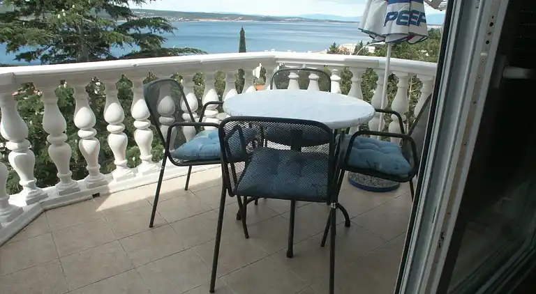 2-Zimmer-Ferienwohnung mit Terrasse und Meerblick Selce,