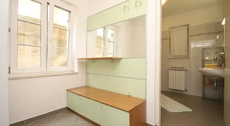 One bedroom apartment with terrace Nerezine, Lošinj