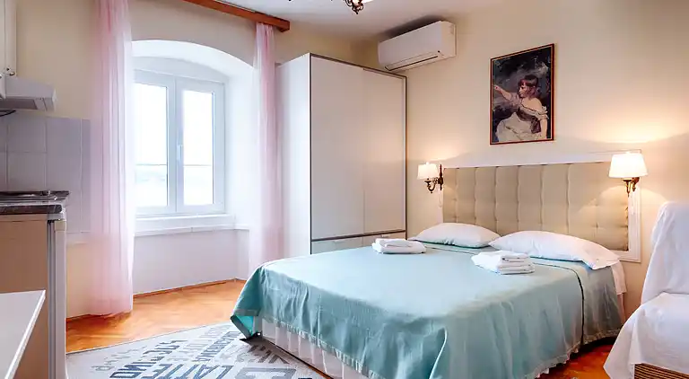 Studio Appartement mit Terrasse und Meerblick Komiza, Vis