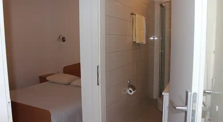 3-Zimmer-Ferienwohnung am Strand Mimice (Omis) (A-2774-b)