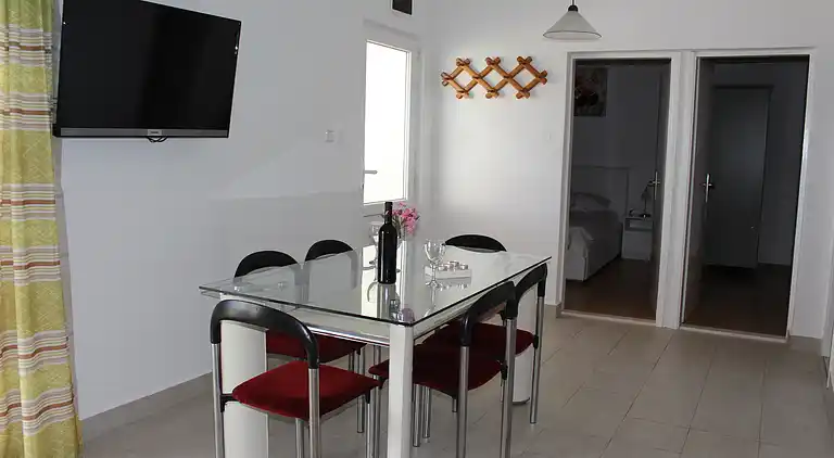 3-Zimmer-Ferienwohnung am Strand Mimice (Omis) (A-2774-b)