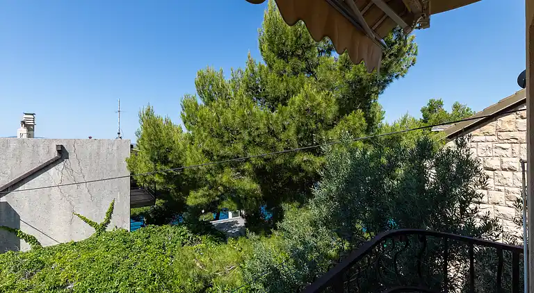 1-Zimmer-Ferienwohnung am Strand Nemira, Omis (A-2782-f)