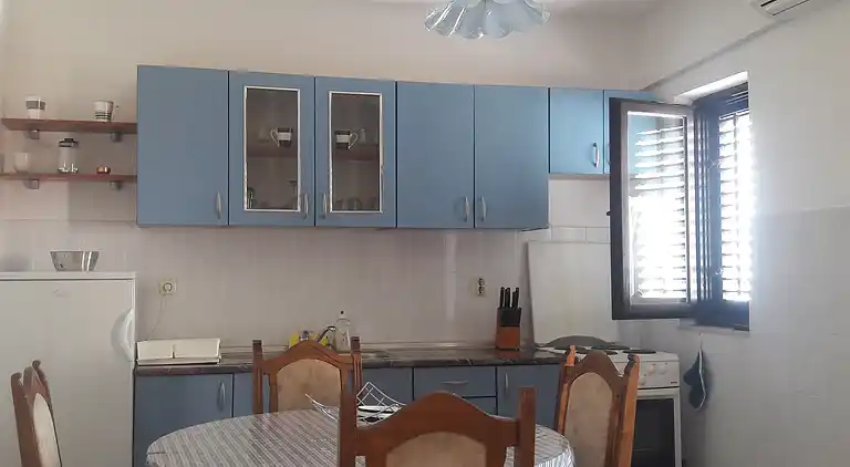 One bedroom apartment near beach Sutivan (Brač) (A-2943-a)