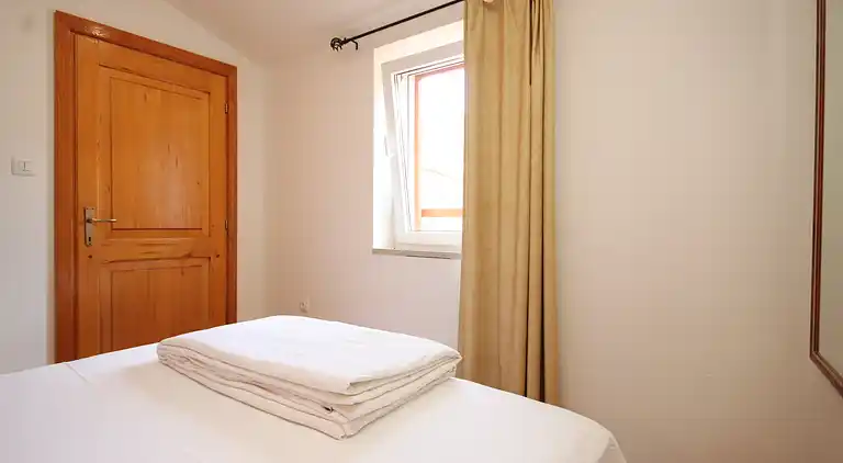 1-Zimmer-Ferienwohnung am Strand Komiza (Vis) (A-3035-a)