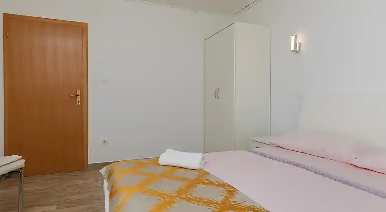 Two bedroom apartment with terrace and sea view Duće, Omiš