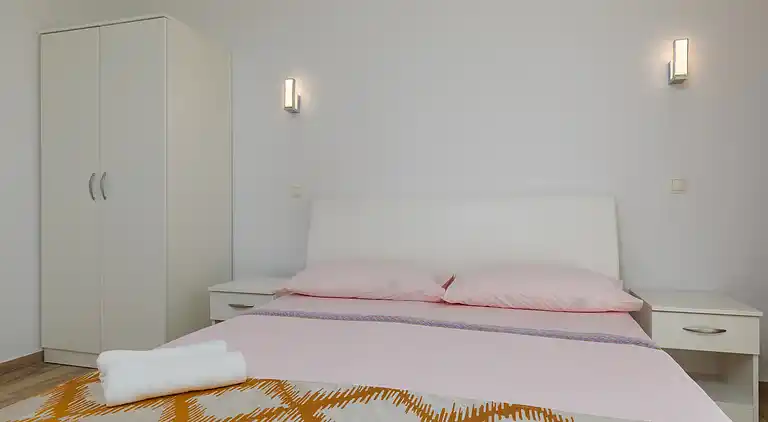 Two bedroom apartment with terrace and sea view Duće, Omiš